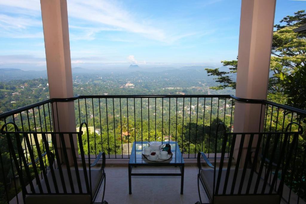 Randholee Resort & Spa Kandy Esterno foto